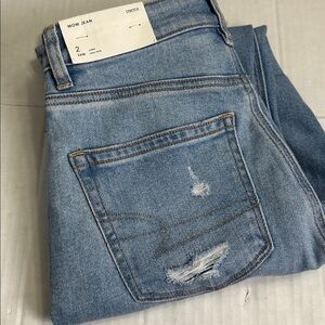 American Eagle Mom Jean Distressed Stretch High Rise Denim 2 Long Light Wash NWT